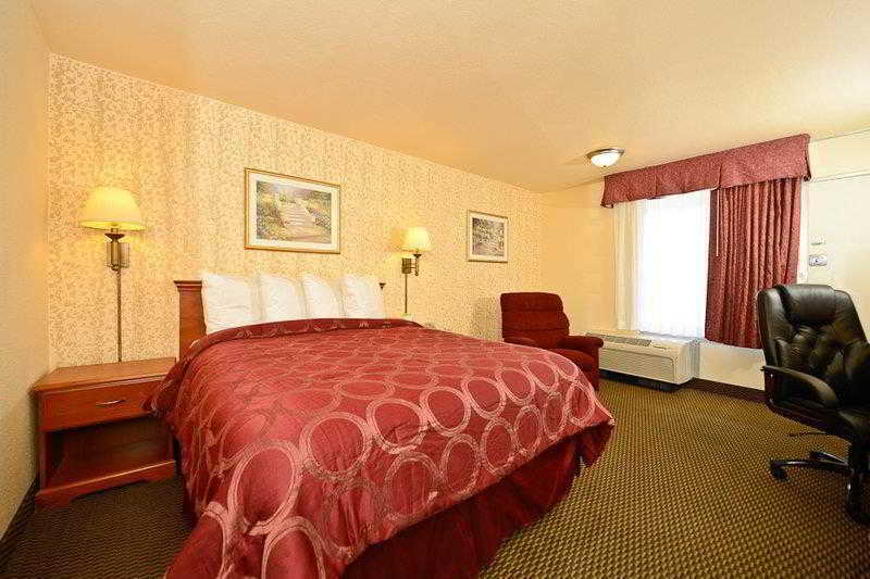 Best Western Tulsa Airport Exterior photo